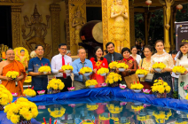 Binh Tay Food attended the LOY KRATHONG cultural festival at Phuoc Son monastery